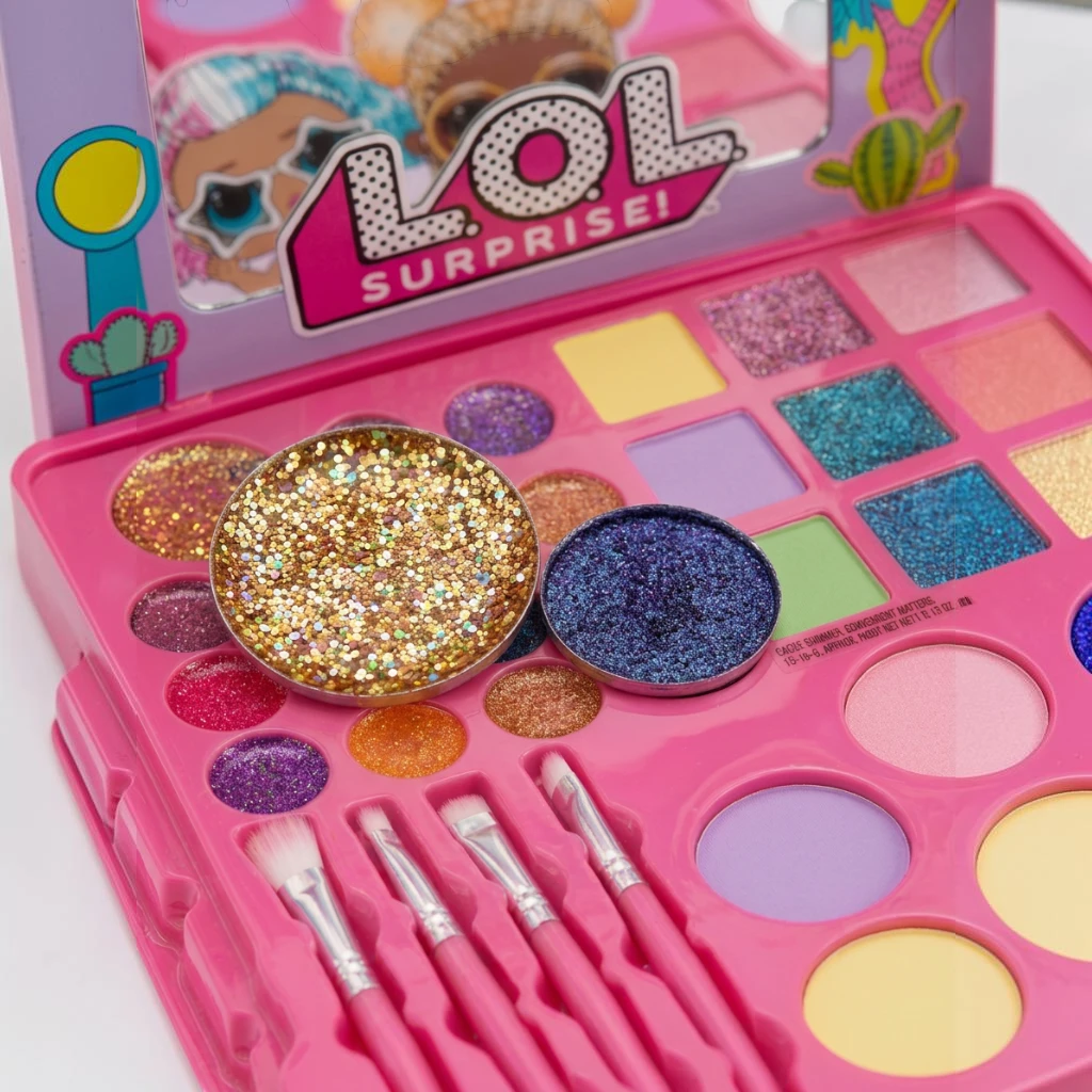 L.O.L. Surprise!™ Soft Case Cosmetic Vanity Set Townley