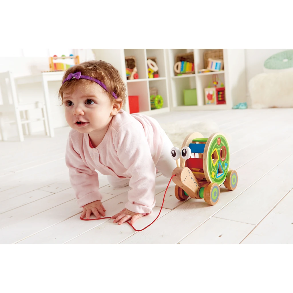 hape-walk-a-long-snail-2.webp