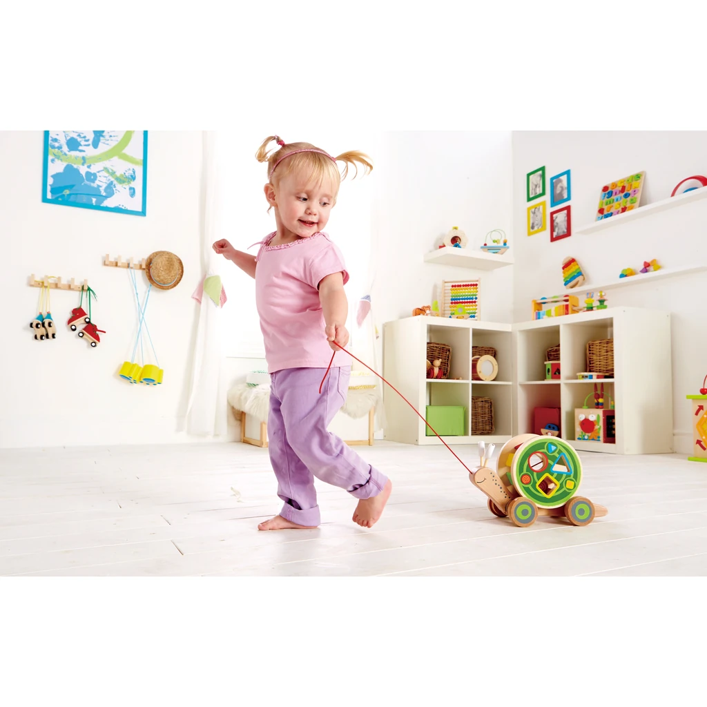 hape-walk-a-long-snail-5.webp