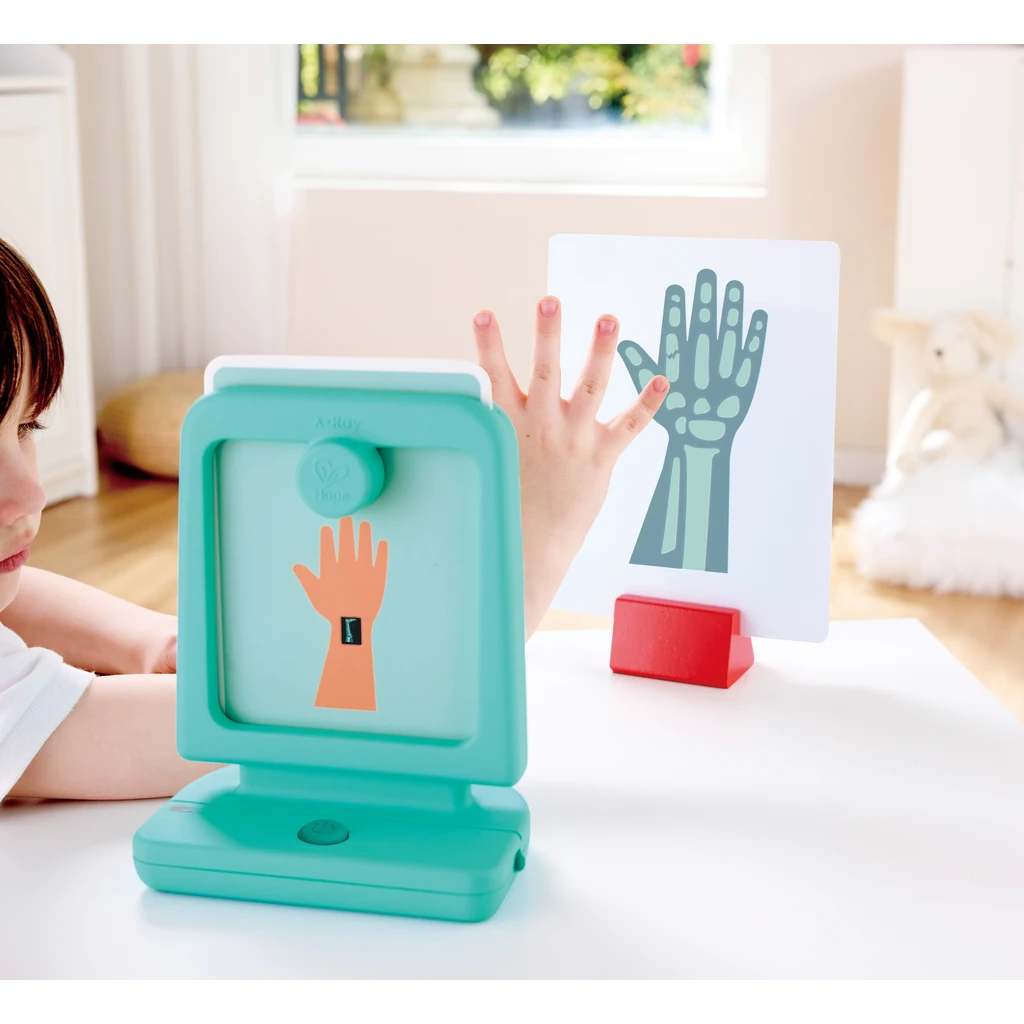 hape-little-doctors-medical-set-3.webp