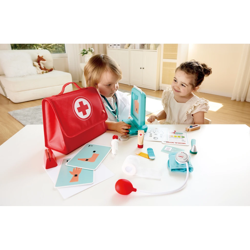 hape-little-doctors-medical-set-10.webp