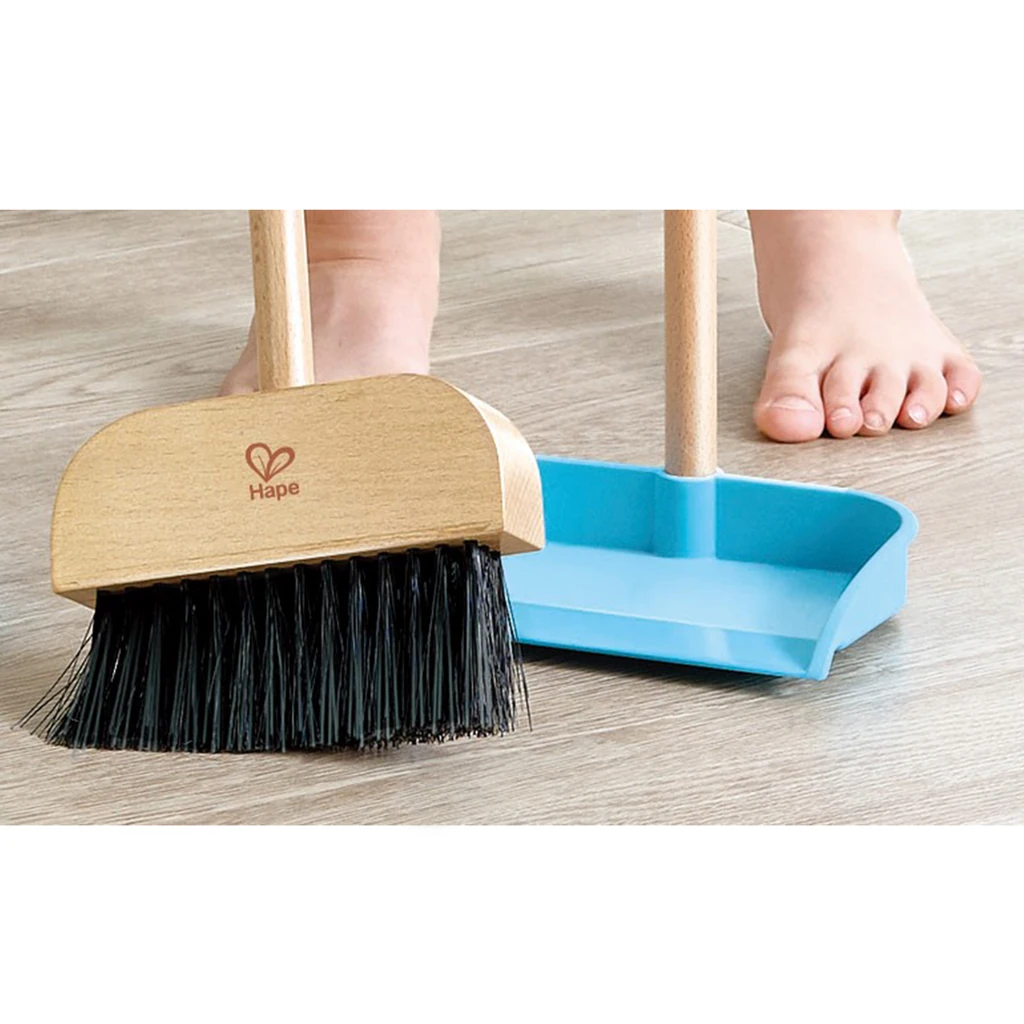 hape-clean-up-broom-set-8.webp