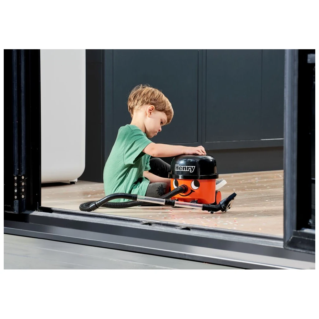 casdon-henry-vacuum-cleaner-6.webp