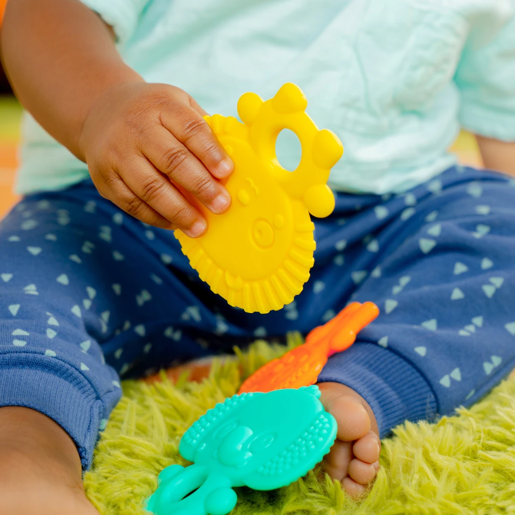 bright-startstm-gummy-buddiestm-3-pack-textured-teethers-3.webp