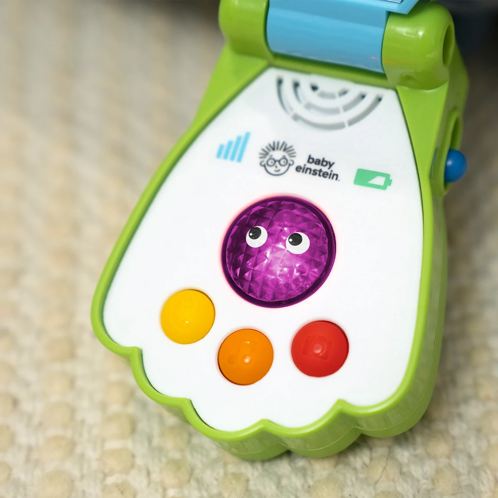baby-einsteinshell-phone-musical-toy-telephone-4.webp