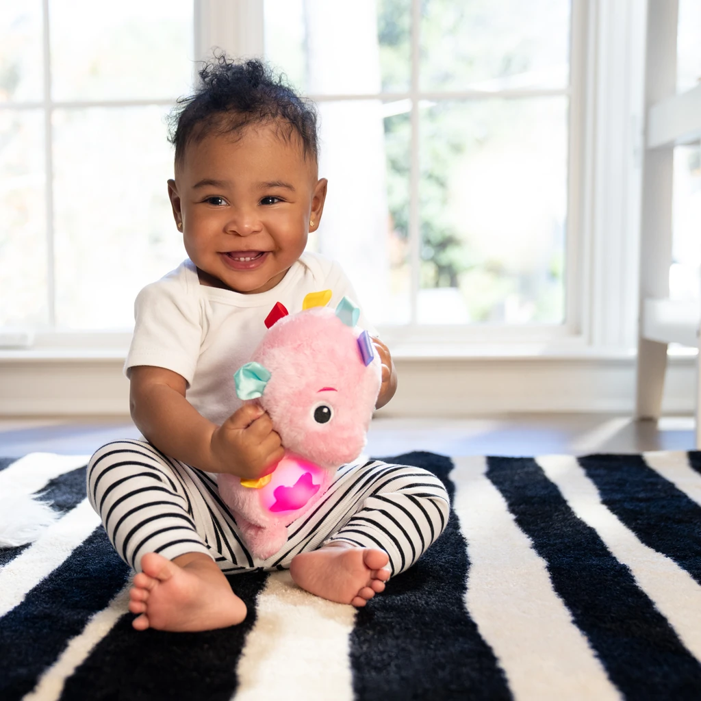 baby-einstein-sea-dreams-seahorsetm-plush-soother-pink-13.webp