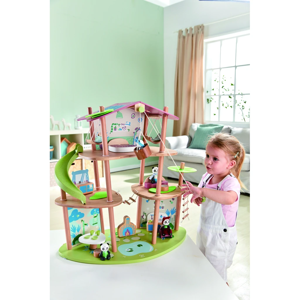 pandas-bamboo-house-7.webp