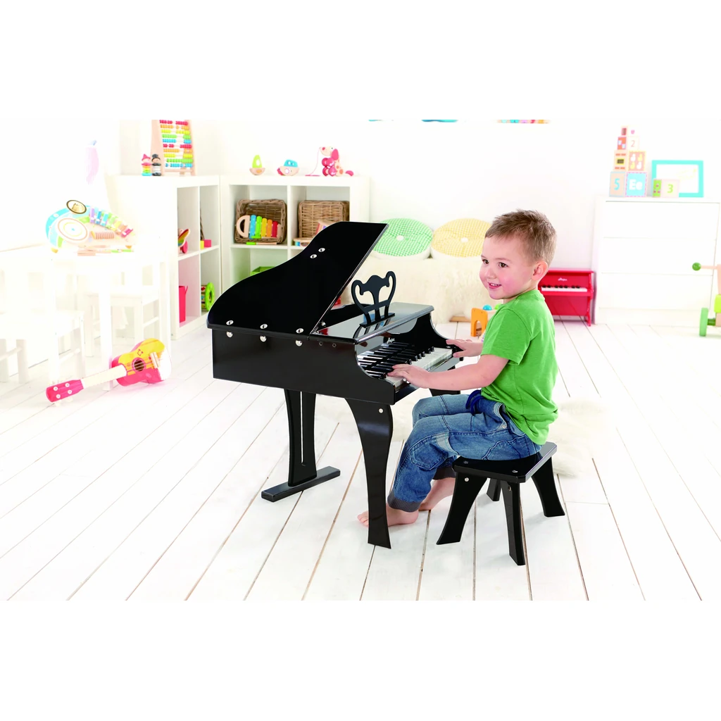 happy-grand-piano-black-3.webp