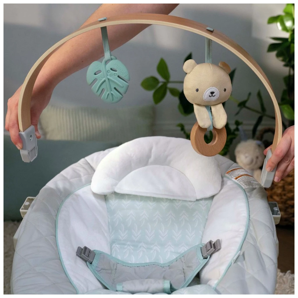 ingenuity-cozy-spot-bouncer-with-wood-toy-bar-3.webp