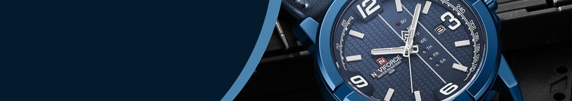 Men’s blue sports watch in a stylish design
